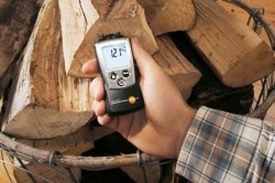 Показания электровлагомера древесины определяются