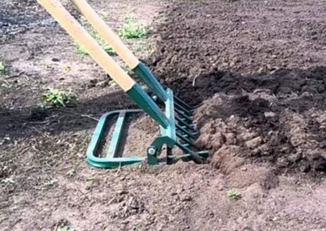 Чем копать землю вместо лопаты