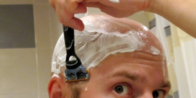 Как правильно брить голову станком