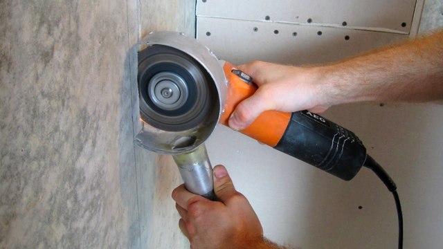 Сделать штробу в бетоне без пыли
