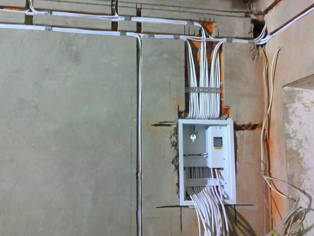 Подключение вводного кабеля к счетчику
