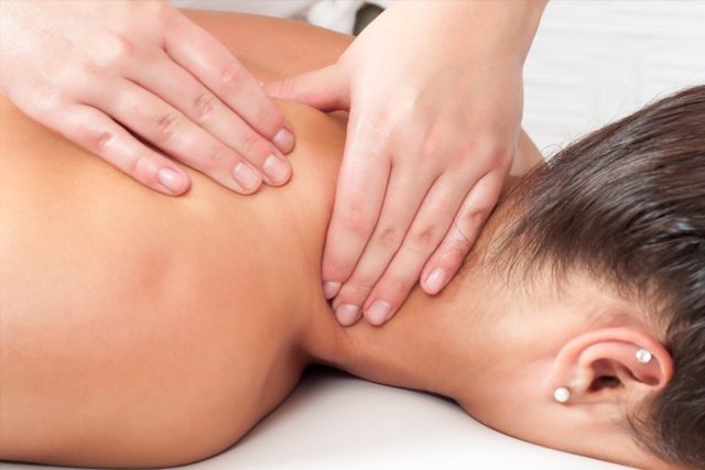 Лечебный массаж при болезнях спины