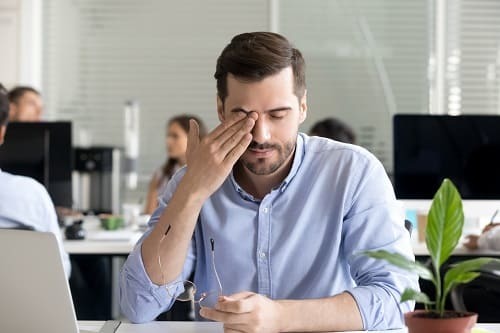Болит голова в области глаз и лба - причины