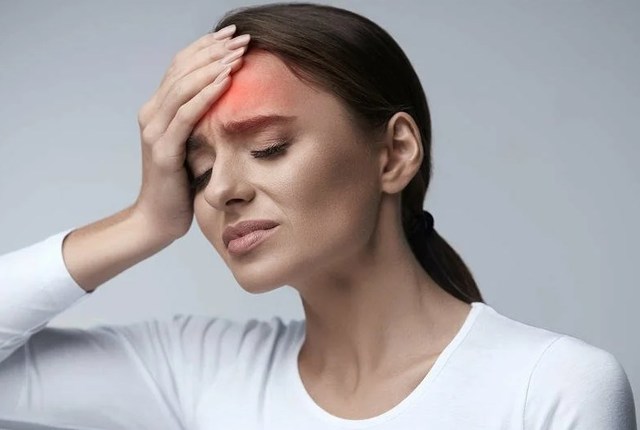Болит голова в области глаз и лба - причины