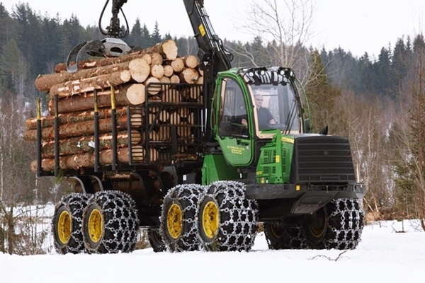 Трактор для валки леса