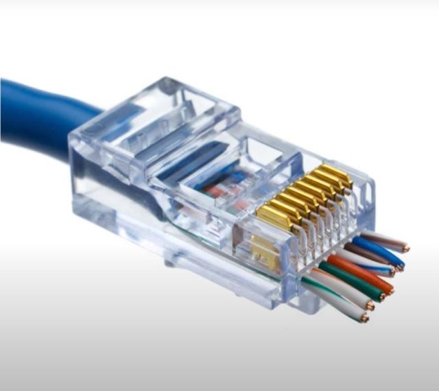Вилка для интернет кабеля