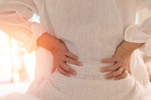 Предупреждаем болезни спины у женщин