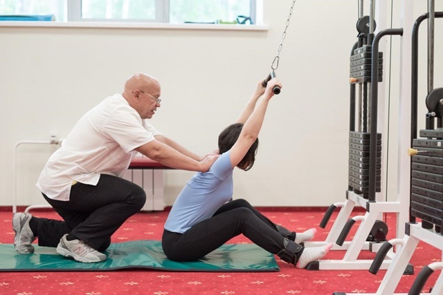 Как упражнения лечебной гимнастики помогают избавиться от остеохондроза шейного отдела позвоночника?