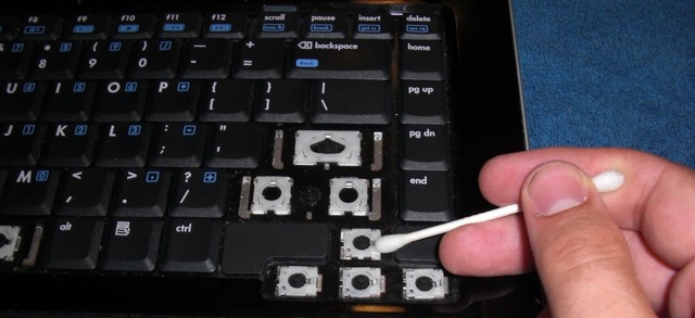Чем можно чистить клавиатуру