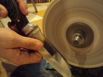 Как выставить угол на точилке для ножей