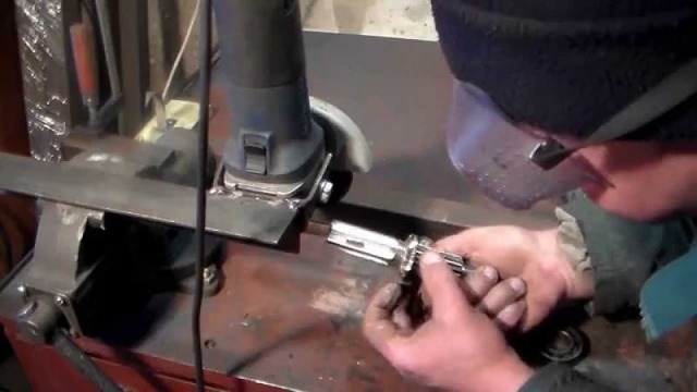 Как нарезать шлицы внутри втулки