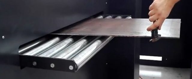 Как выпрямить лист металла