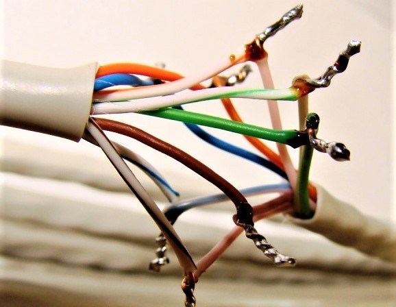 Можно ли соединить интернет кабель скруткой