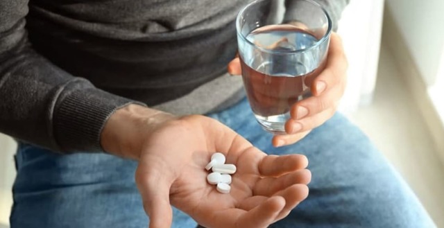 Как ликвидировать головную боль с помощью таблеток?